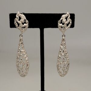 ▪︎Vtg Trifari Earrings